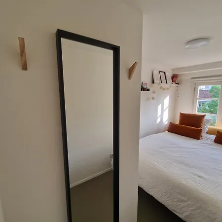 Modern And Cozy, Location